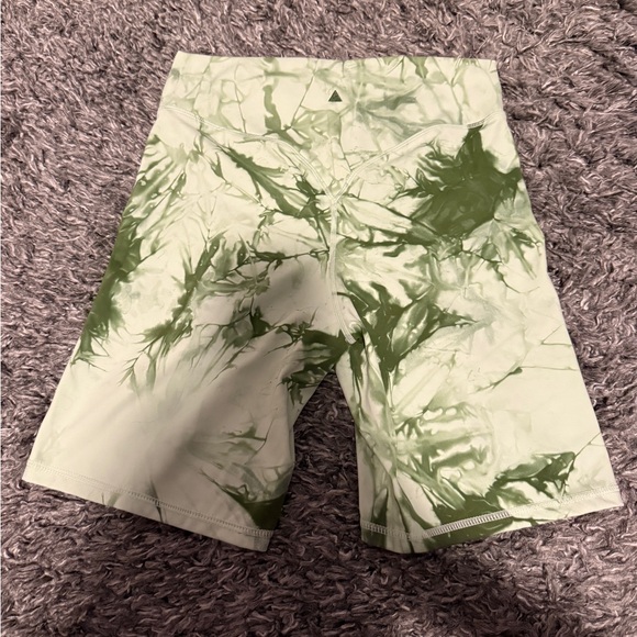 Balance Athletica Pants - Balance Athletica Vitality Green Tie-Dye cloud rider Athletic Shorts NWOT